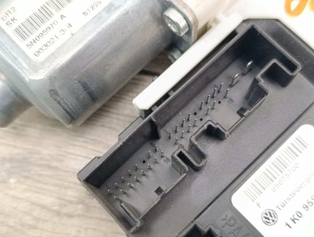 Моторчик стеклоподъемника, 1000 рублей, Москва