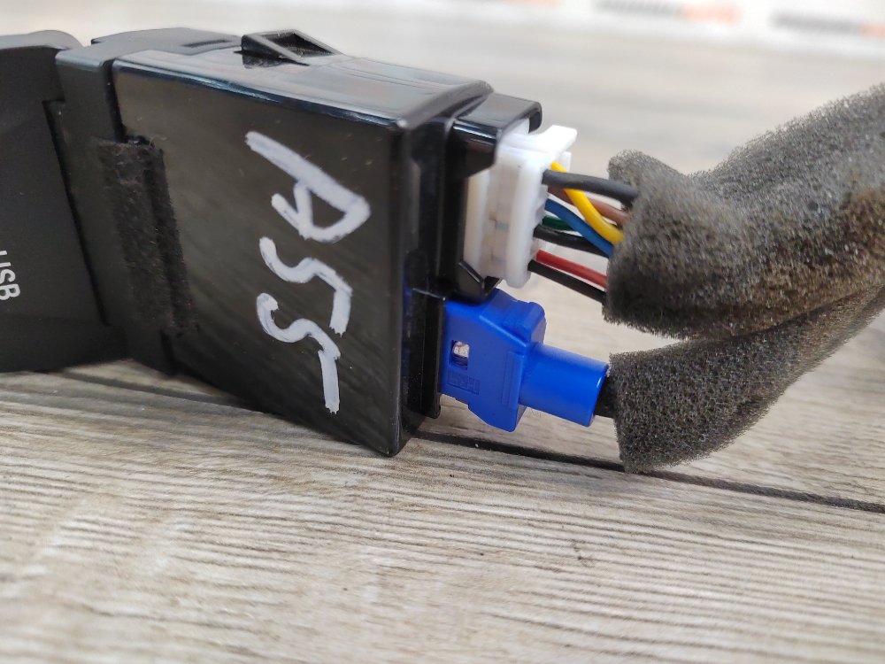 Разъем входа AUX, 1000 рублей, Москва