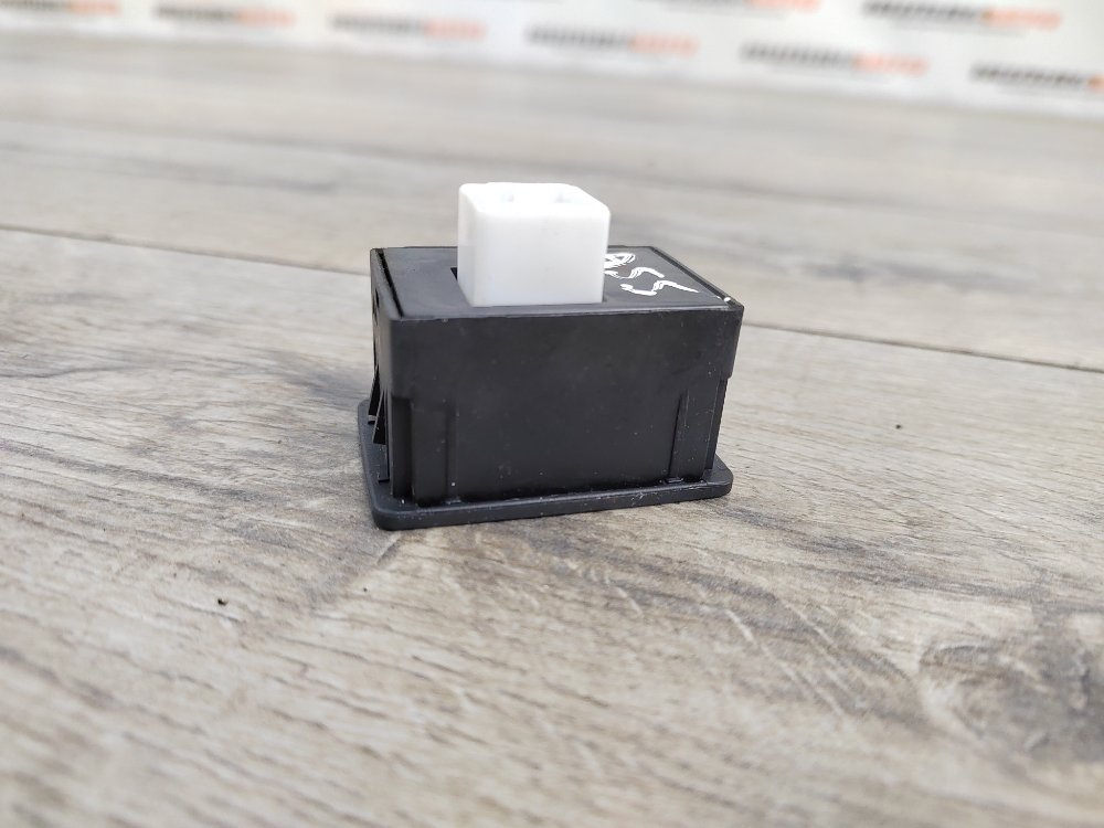 Кнопка открывания багажника, 2500 рублей, Москва