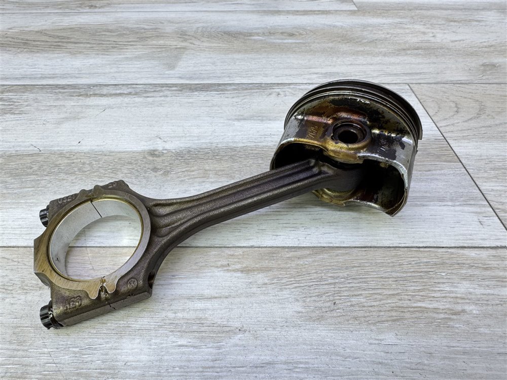 Поршень двигателя, 2000 рублей, Севастополь