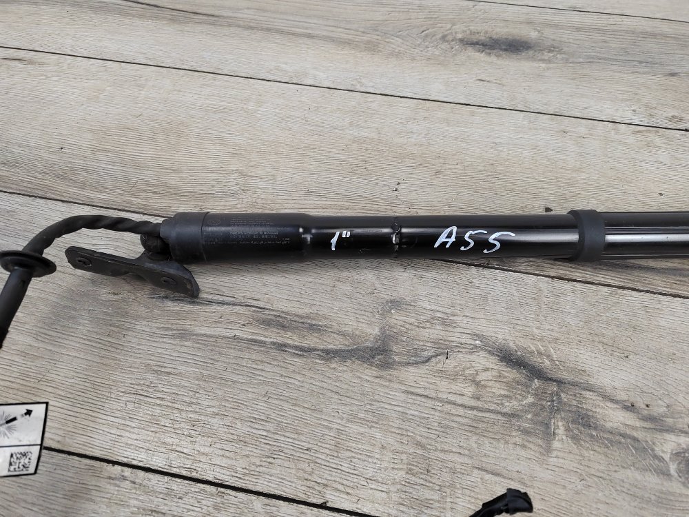 Амортизатор крышки багажника, 8400 рублей, Москва