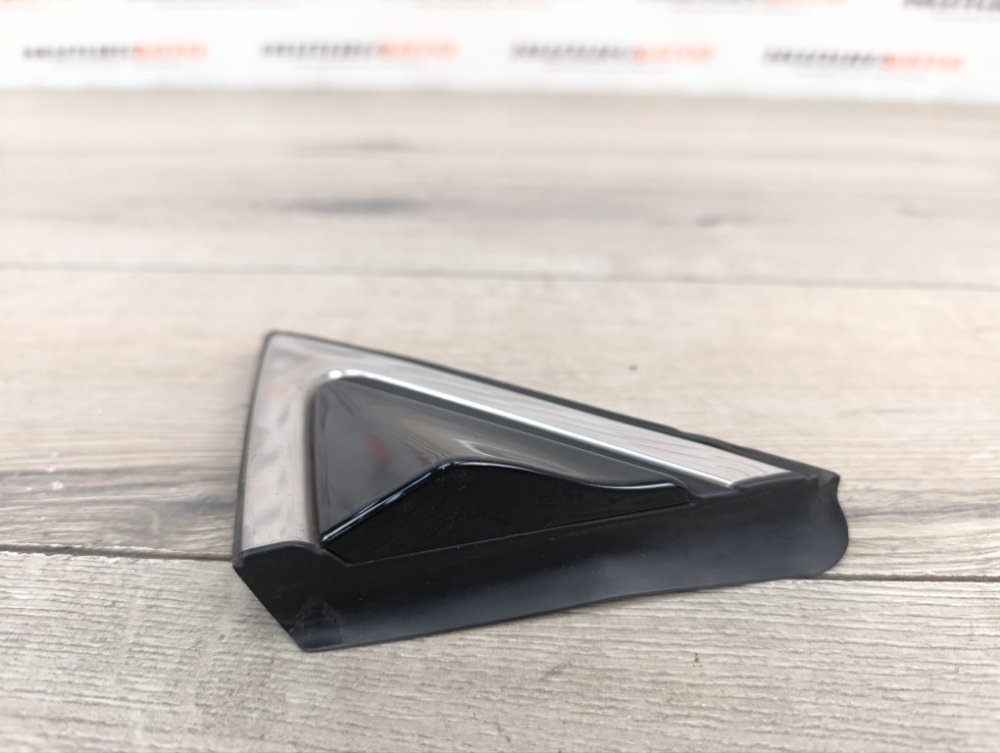 Накладка крыла, 1000 рублей, Москва