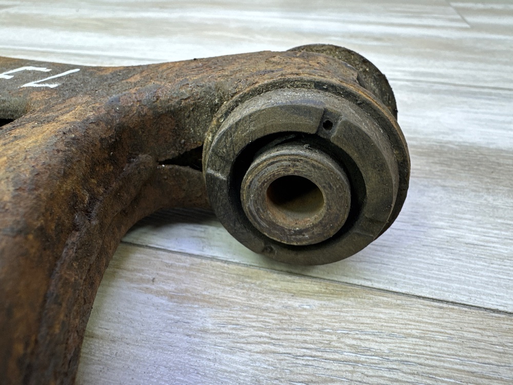 Рычаг передний нижний, 1500 рублей, Севастополь