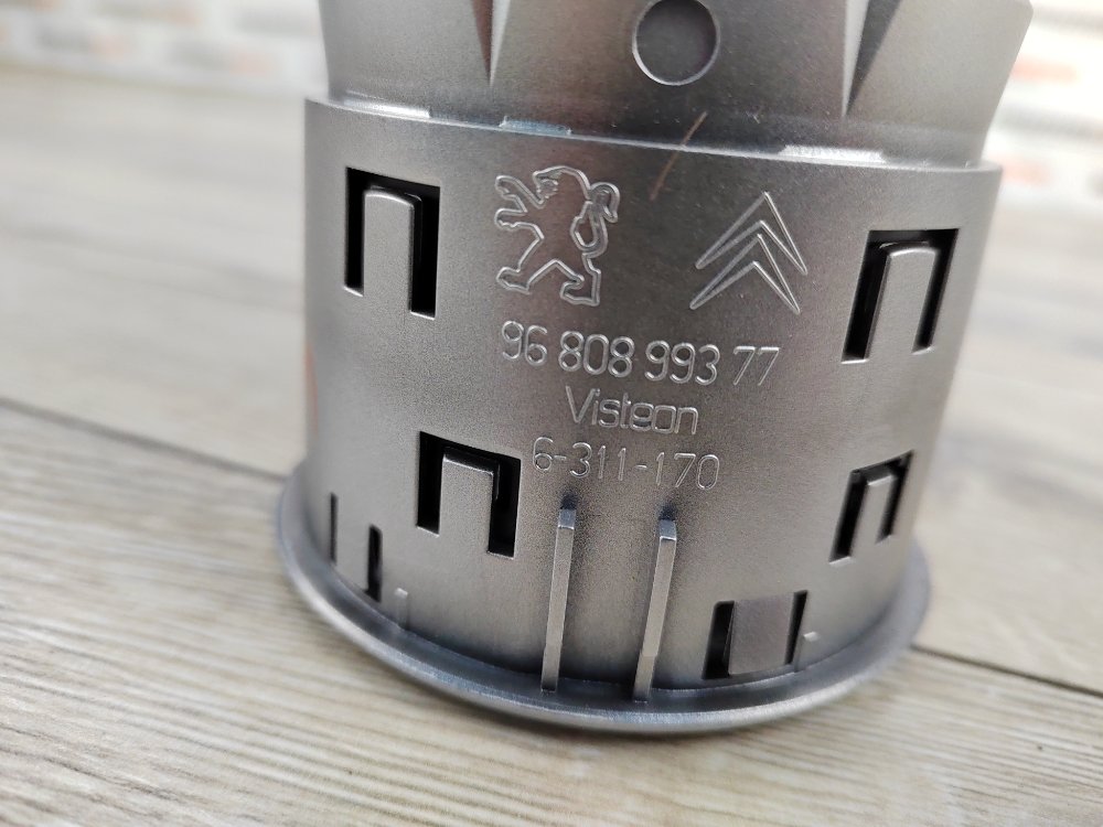 Дефлектор в торпедо, 500 рублей, Москва