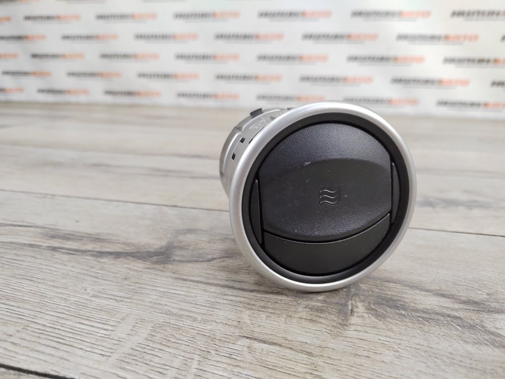 Дефлектор в торпедо, 500 рублей, Москва