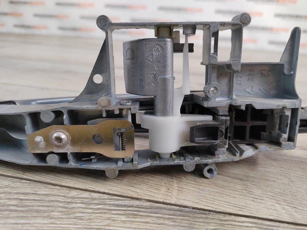 Кронштейн ручки двери, 1000 рублей, Москва