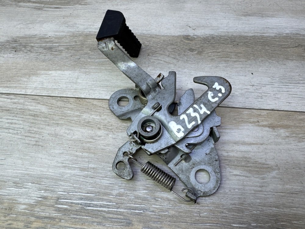 Замок капота, 1000 рублей, Севастополь