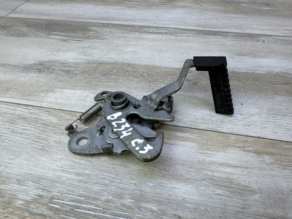 Замок капота, 1000 рублей, Севастополь