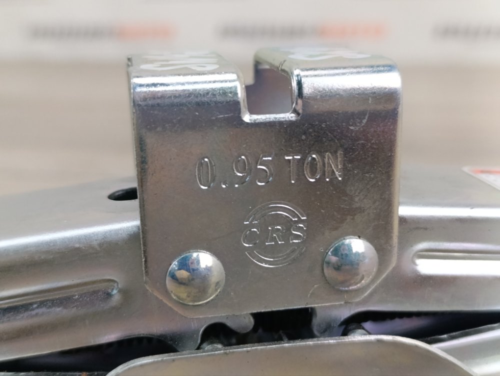 Домкрат, 2000 рублей, Москва