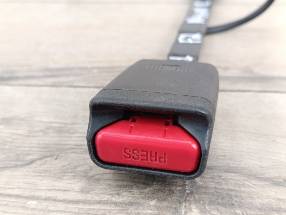 Замок ремня безопасности, 1000 рублей, Москва