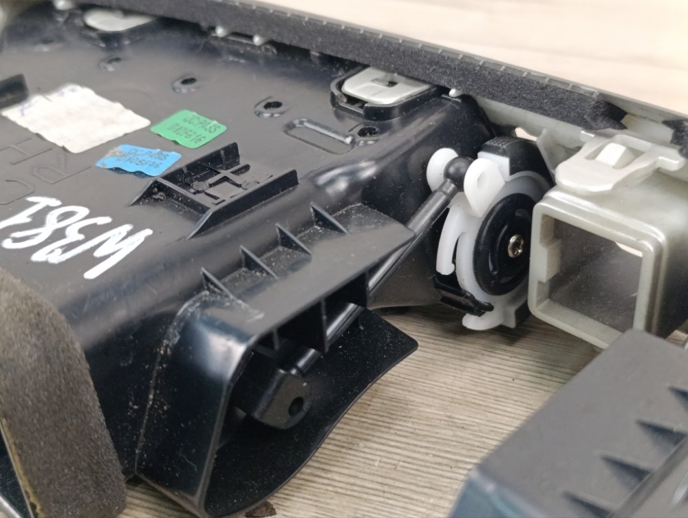 Дефлектор в торпедо центральный, 3000 рублей, Москва