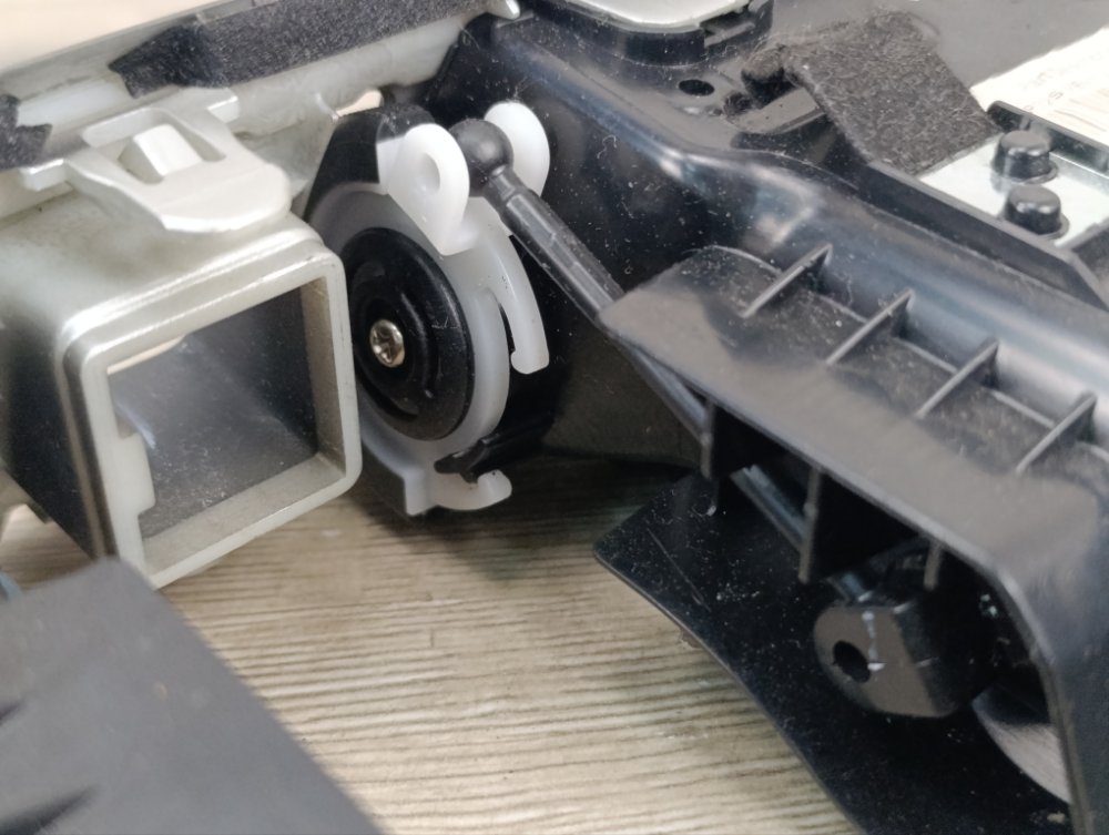 Дефлектор в торпедо центральный, 3000 рублей, Москва