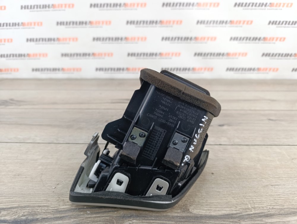 Дефлектор в торпедо, 1000 рублей, Москва