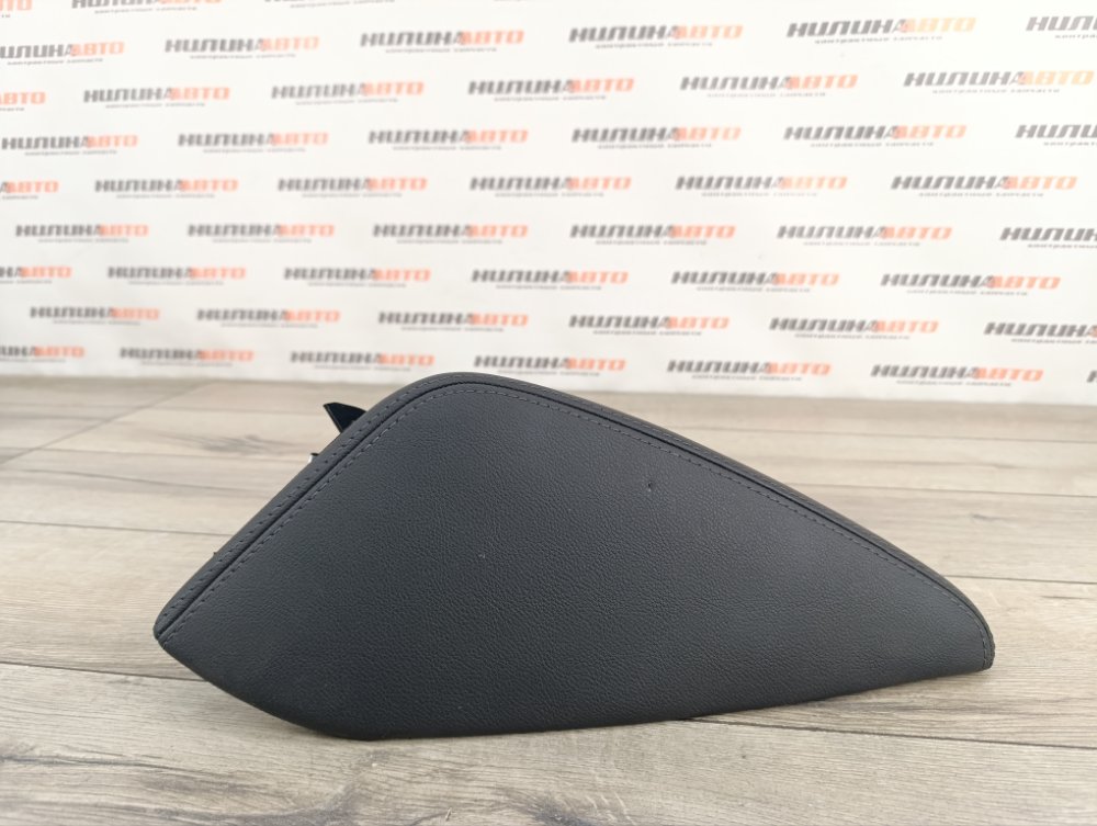 Накладка консоли центральной, 2000 рублей, Москва