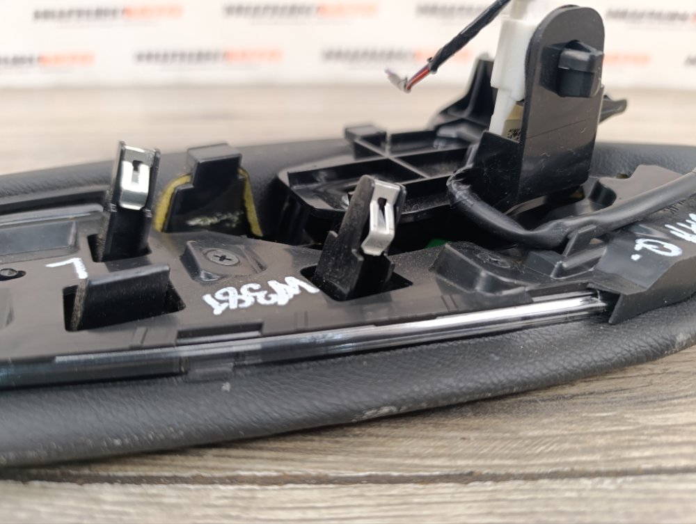 Накладка консоли центральной, 2000 рублей, Москва