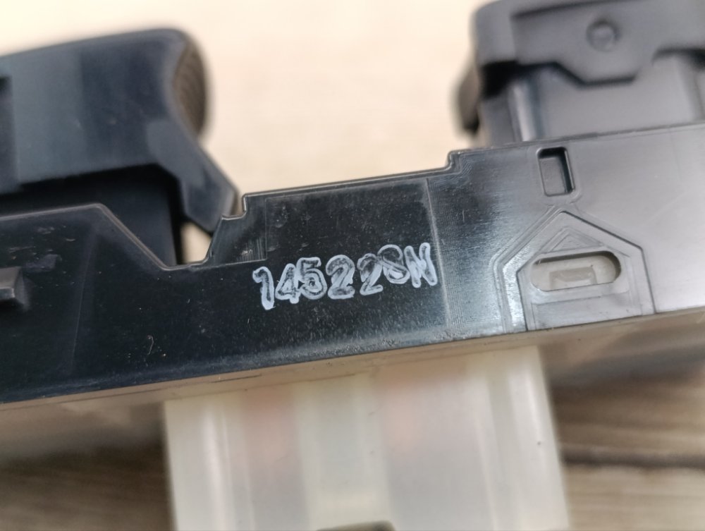 Кнопка стеклоподъемника, 700 рублей, Москва