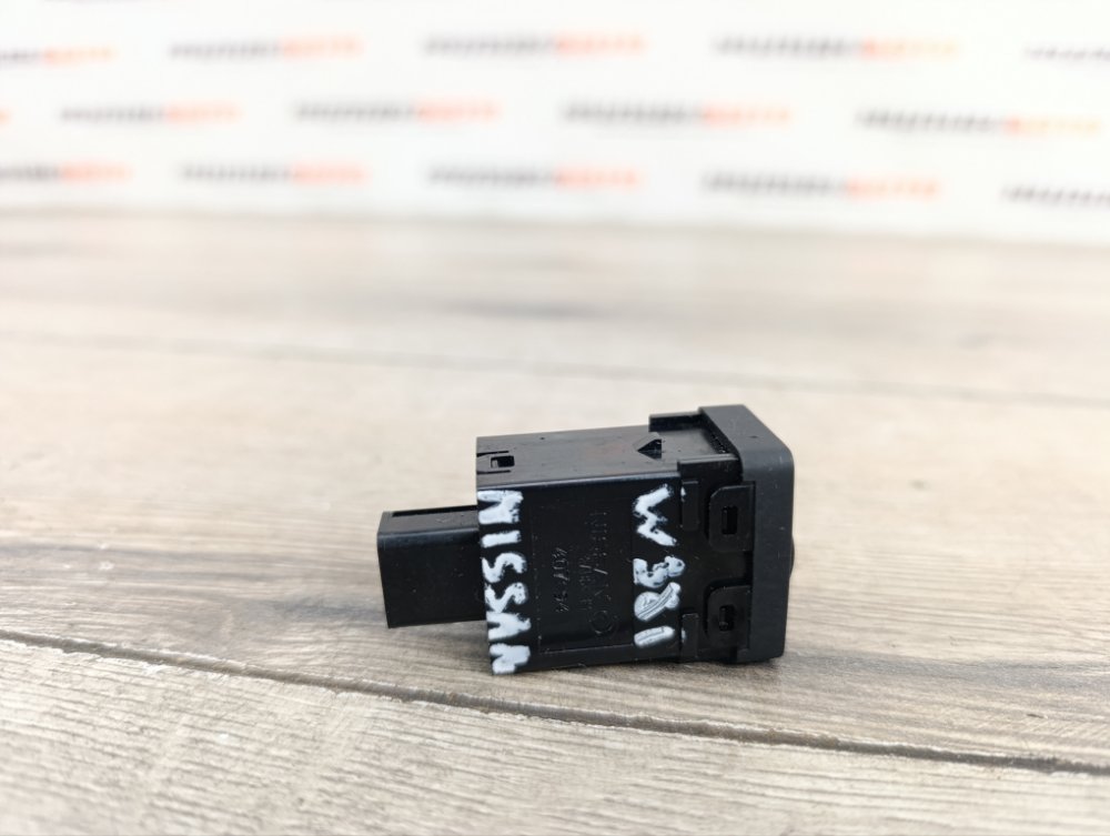 Кнопка корректора фар, 300 рублей, Москва