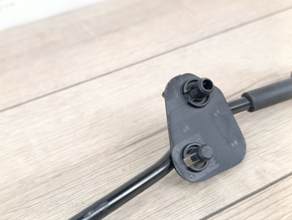 Упор капота, 1400 рублей, Москва