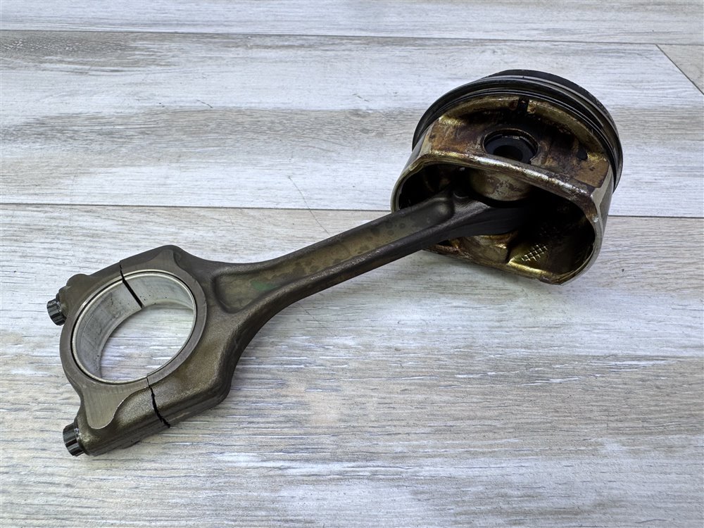 Поршень двигателя, 1500 рублей, Севастополь