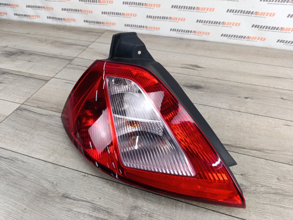 Фонарь в крыло, 2800 рублей, Москва