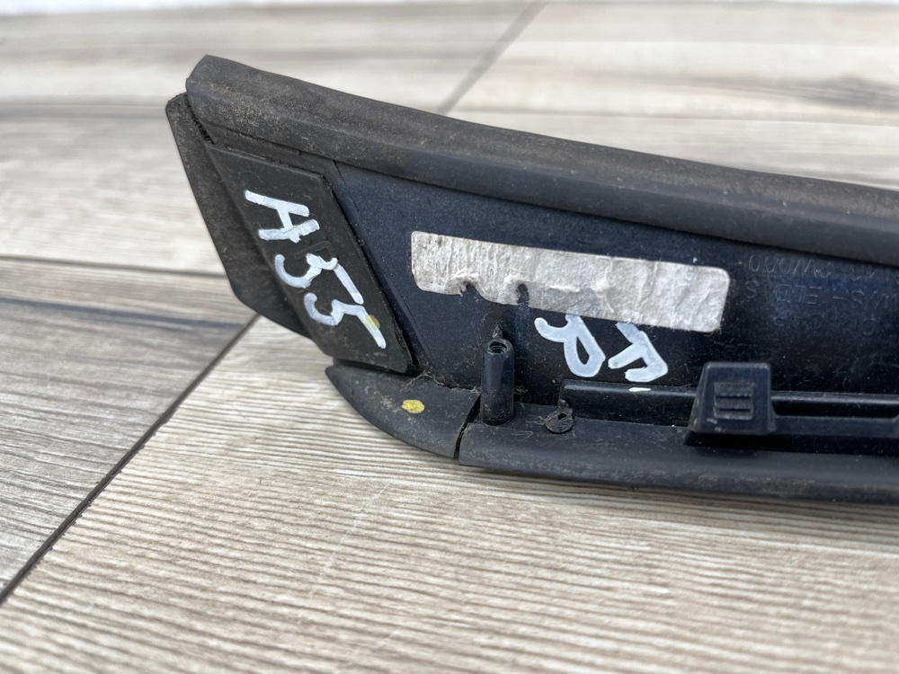 Молдинг лобового стекла, 1000 рублей, Москва