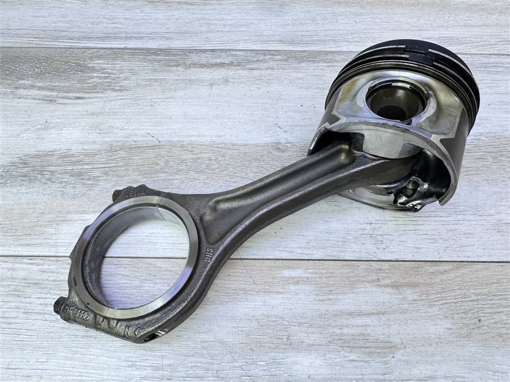 Поршень двигателя, 2500 рублей, Севастополь