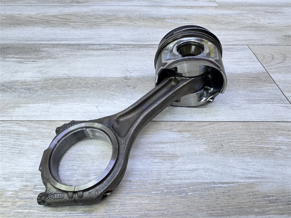 Поршень двигателя, 2500 рублей, Севастополь