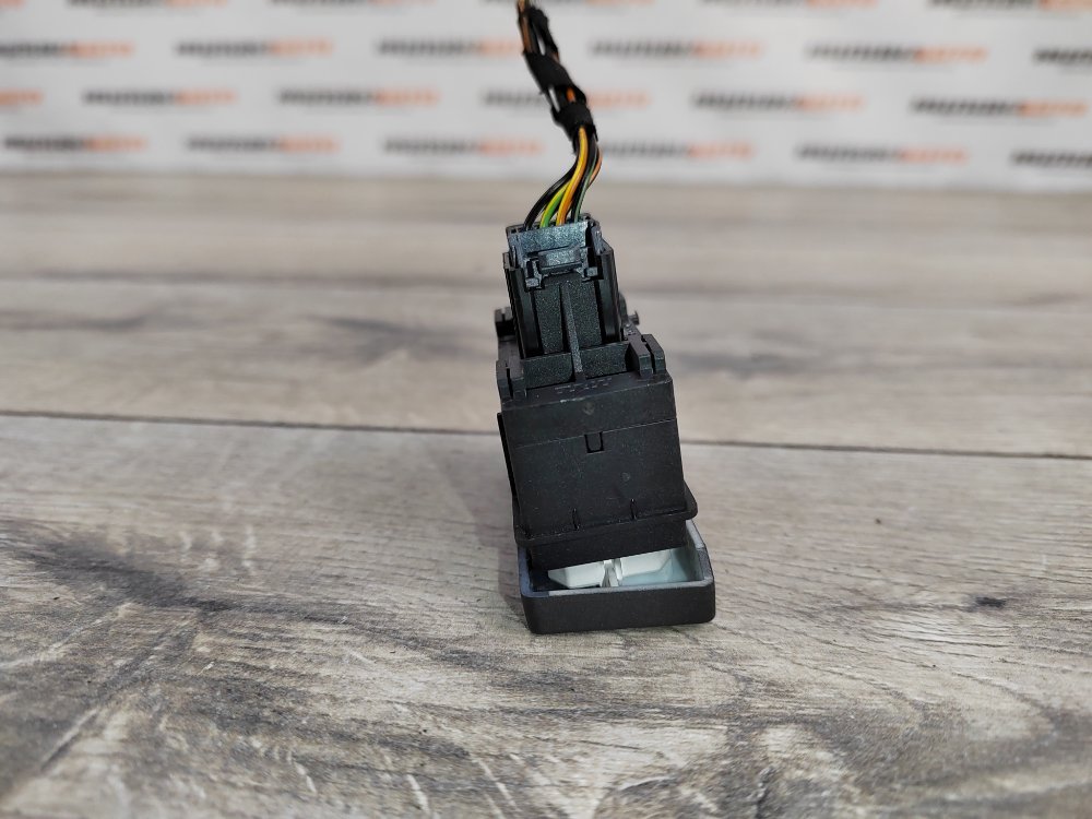 Кнопка обогрева лобового стекла, 1000 рублей, Москва