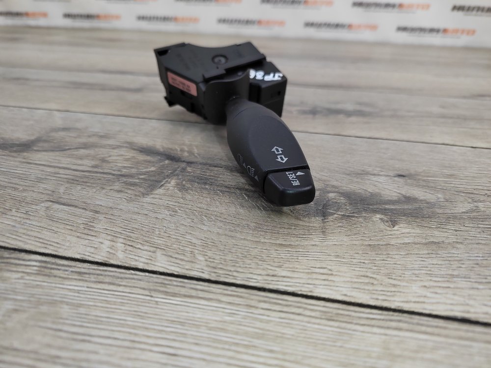 Переключатель подрулевой поворотников, 1000 рублей, Москва