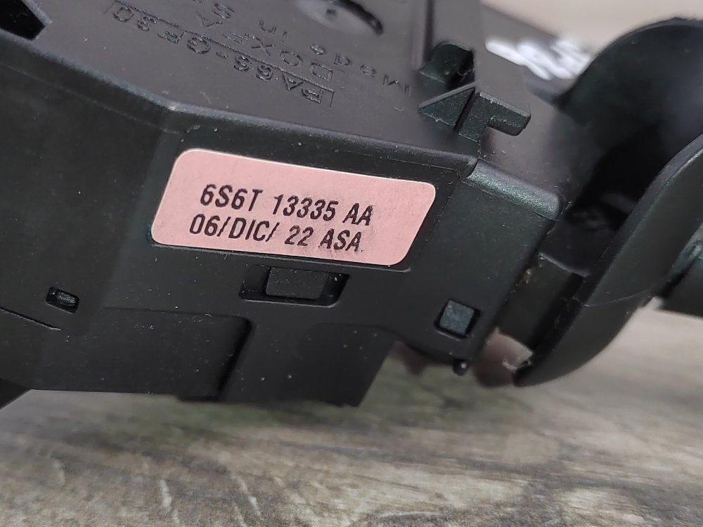 Переключатель подрулевой поворотников, 1000 рублей, Москва