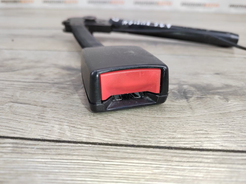 Замок ремня безопасности, 2000 рублей, Москва