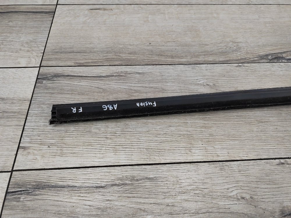 Уплотнитель стекла двери, 1800 рублей, Москва