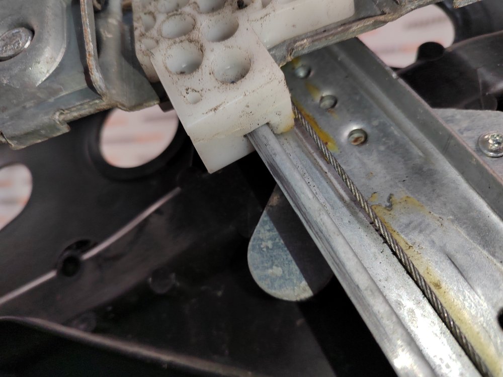 Стеклоподъемник, 1000 рублей, Москва