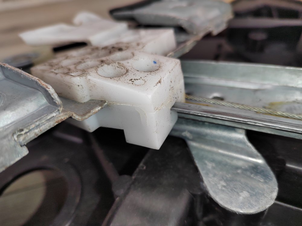 Стеклоподъемник, 1000 рублей, Москва