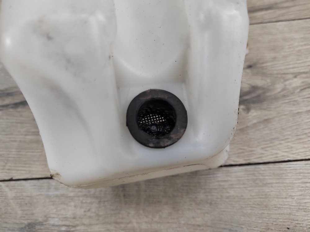 Бачок омывателя, 1000 рублей, Москва