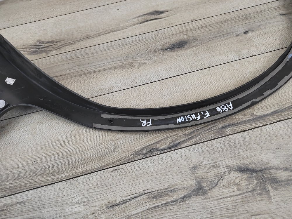 Накладка крыла, 1000 рублей, Москва