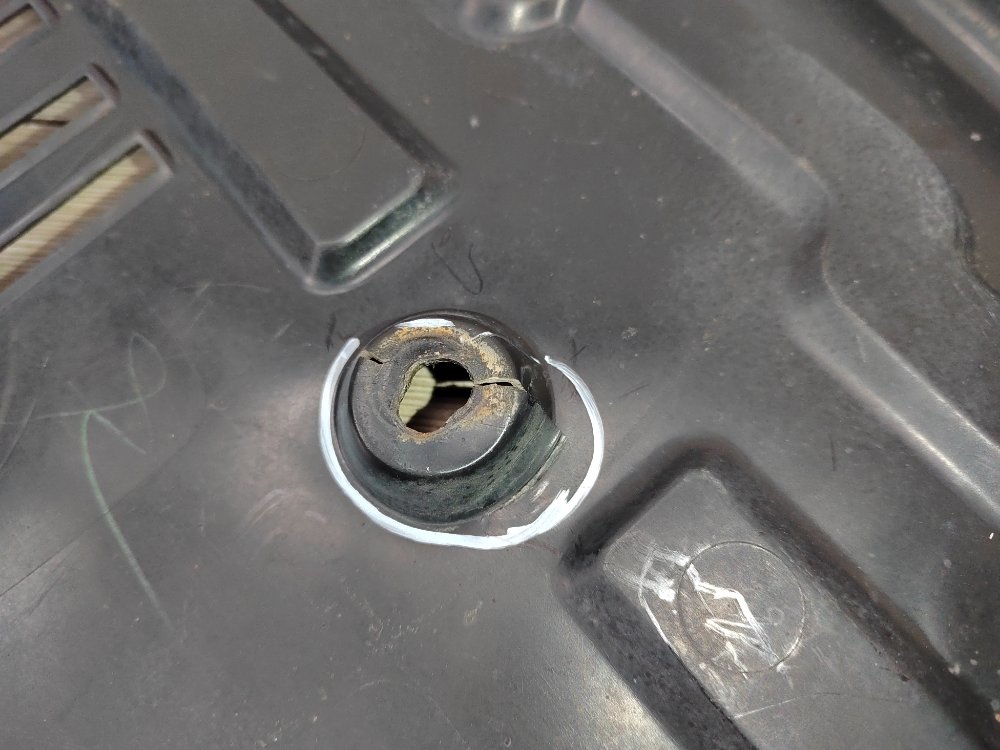 Пыльник двигателя, 2500 рублей, Москва