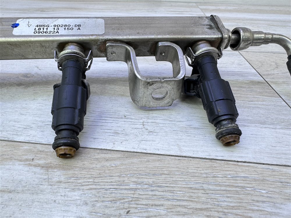 Рампа топливная, 2000 рублей, Севастополь