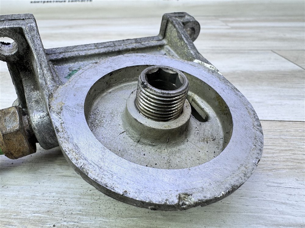 Кронштейн масляного фильтра, 2000 рублей, Севастополь