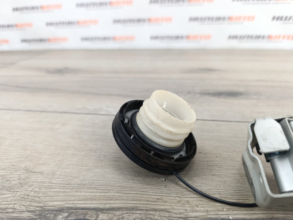 Лючок топливного бака, 500 рублей, Москва