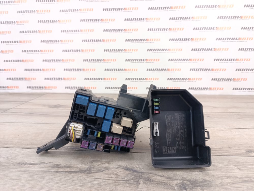 Блок предохранителей, 2000 рублей, Москва