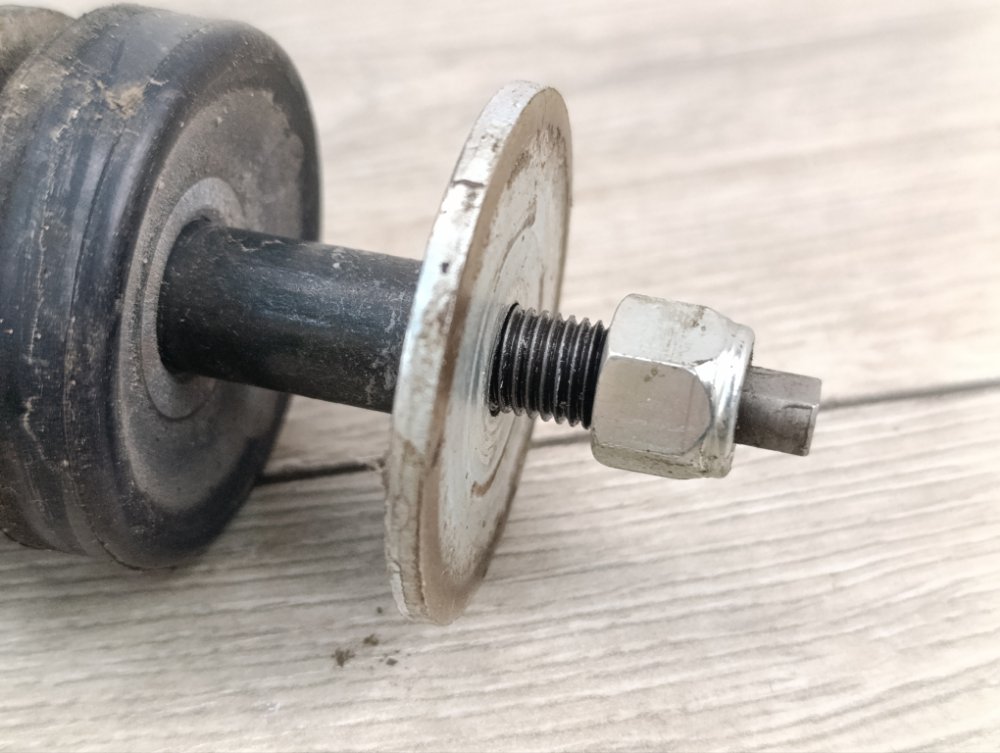 Амортизатор, 500 рублей, Москва