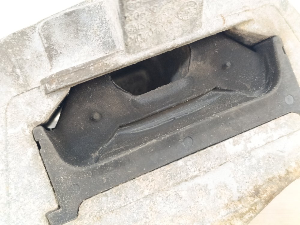 Подушка двигателя, 1000 рублей, Москва