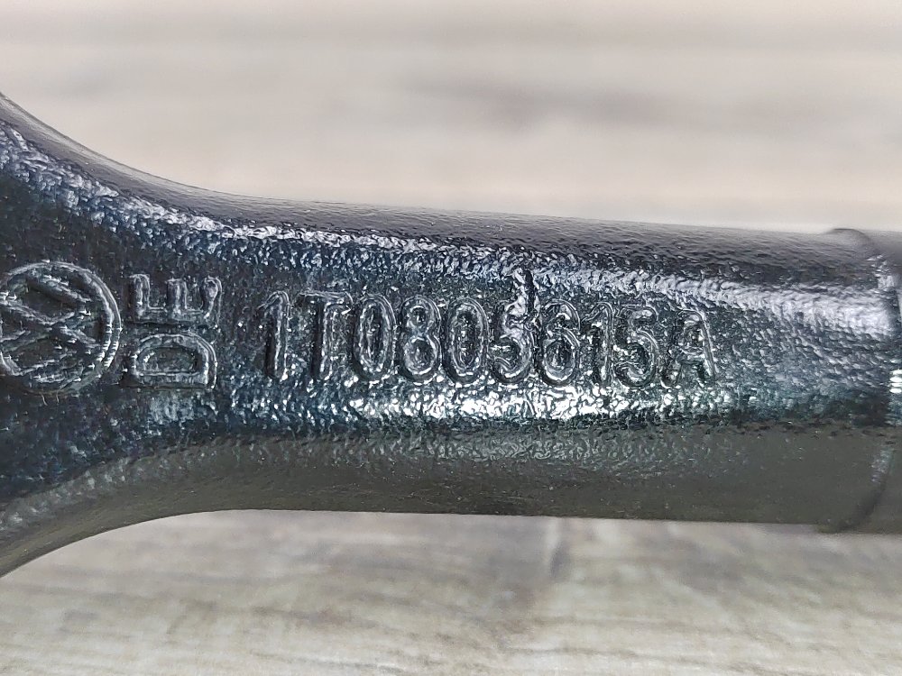 Крюк буксировочный, 1200 рублей, Москва