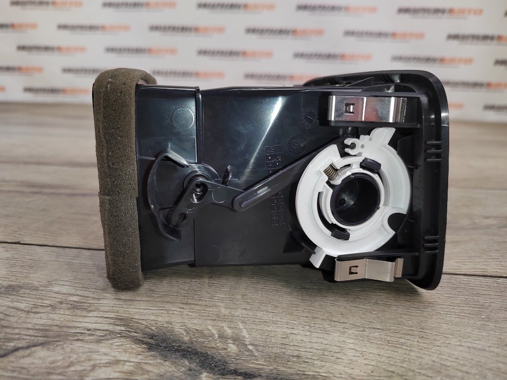 Дефлектор в торпедо, 1000 рублей, Москва