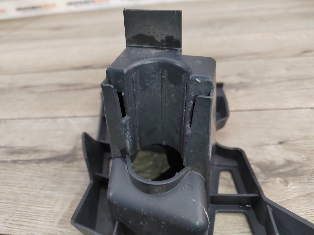 Кронштейн форсунки омывателя фар, 1000 рублей, Москва