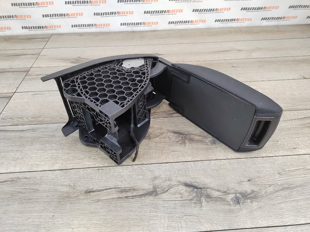 Подлокотник, 5000 рублей, Москва