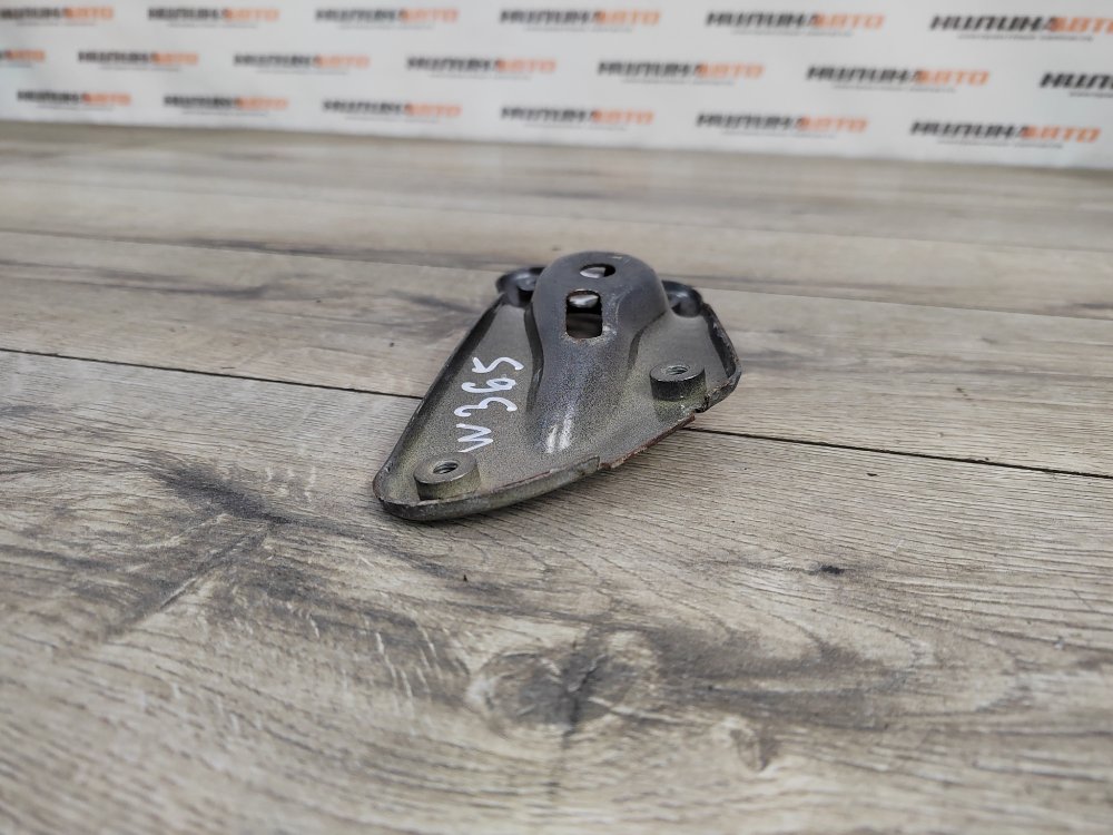 Кронштейн крыла, 1100 рублей, Москва