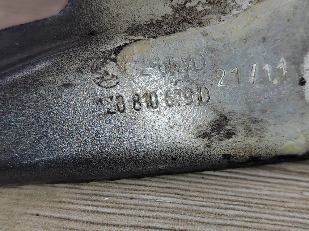 Кронштейн крыла, 2000 рублей, Москва