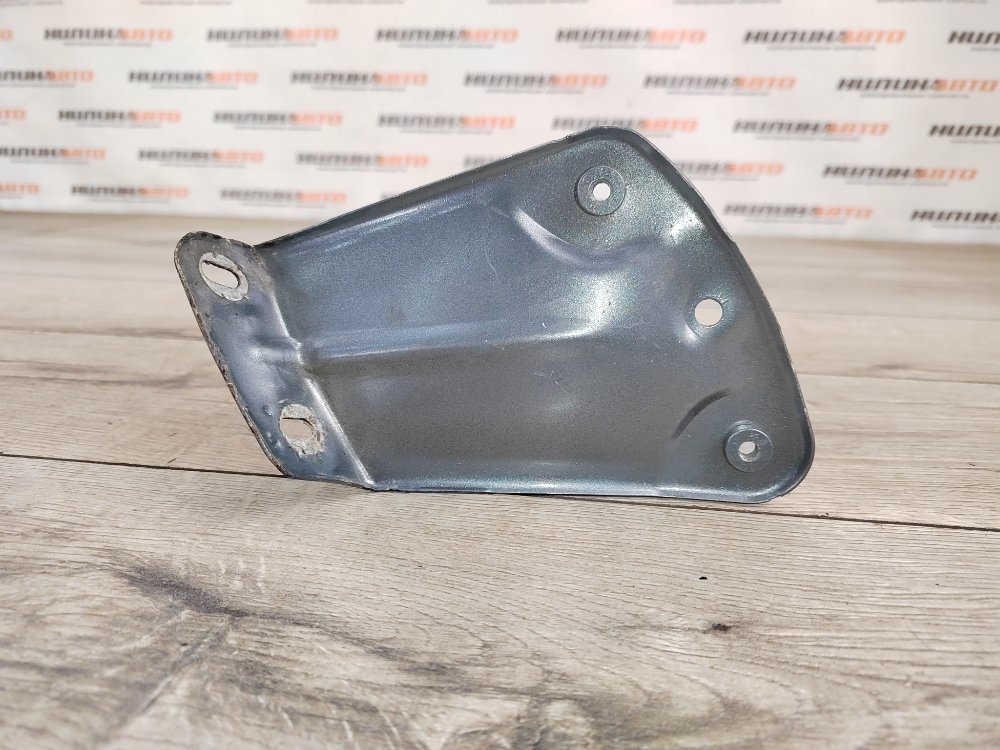 Кронштейн крыла, 1000 рублей, Москва